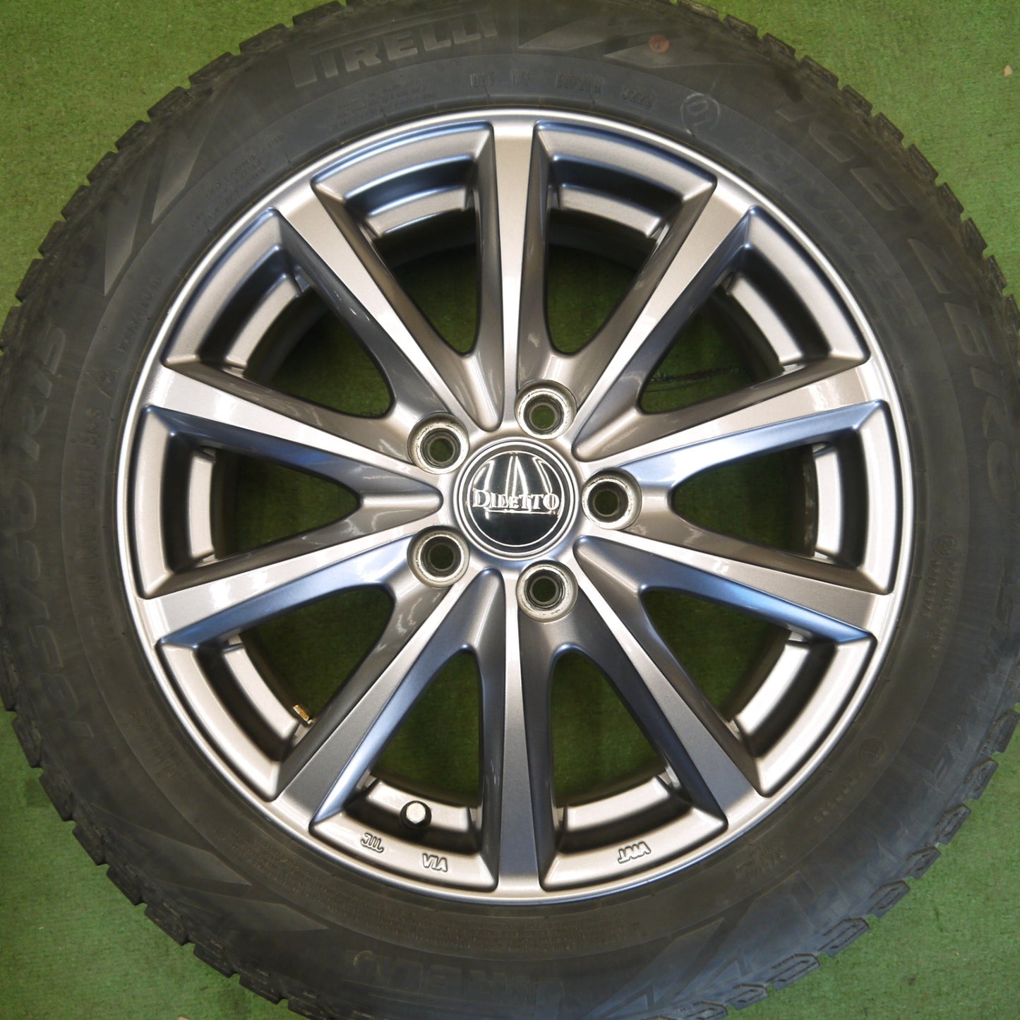 キレイ！22年★シエンタ 等 185/60R15 スタッドレス ピレリ アイスゼロ アシンメトリコ DILETTO ディレット 15インチ PCD100/5H★6051204Hス