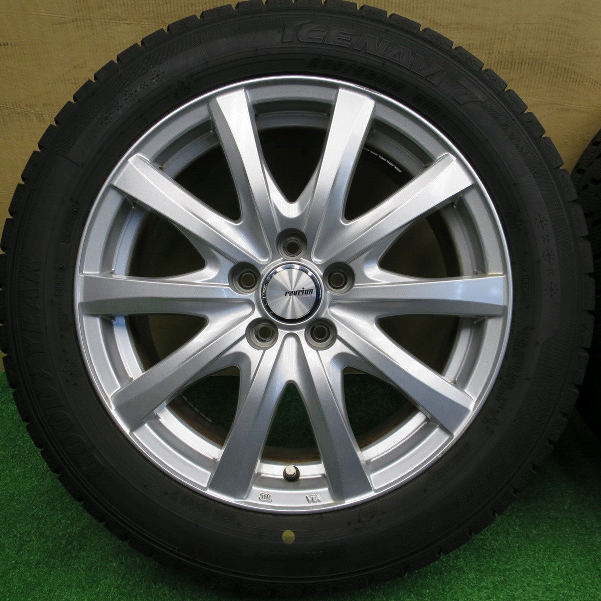 バリ溝！22年！9.5分★プリウス 等 205/55R16 スタッドレス グッドイヤー アイスナビ7 ravrion RS01 ラブリオン 16インチ PCD100/5H★5122104NKス
