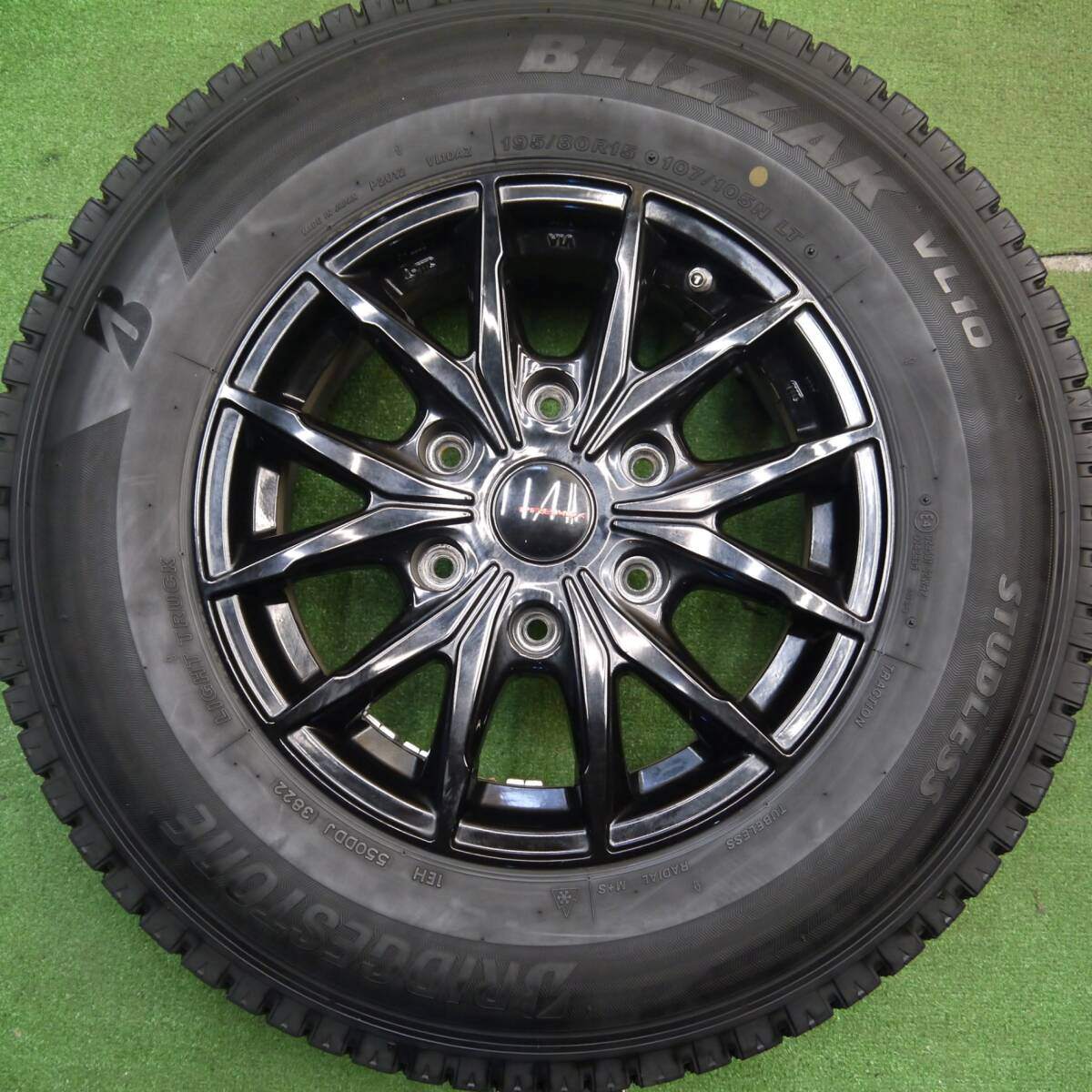 バリ溝！22年！キレイ！9.5分★LEHRMEISTER PREMIX HC2×6 195/80R15 スタッドレス ブリヂストン ブリザック VL10 レアマイスター プレミックス PCD139.7/6H★5032104Hス
