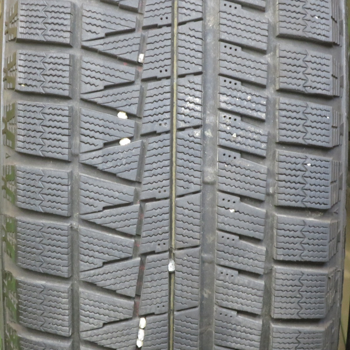 バリ溝！キレイ！9分★BMW F48 X1 純正 225/55R17 スタッドレス ブリヂストン ブリザック RFT 17インチ PCD112/5H★5112806TTス