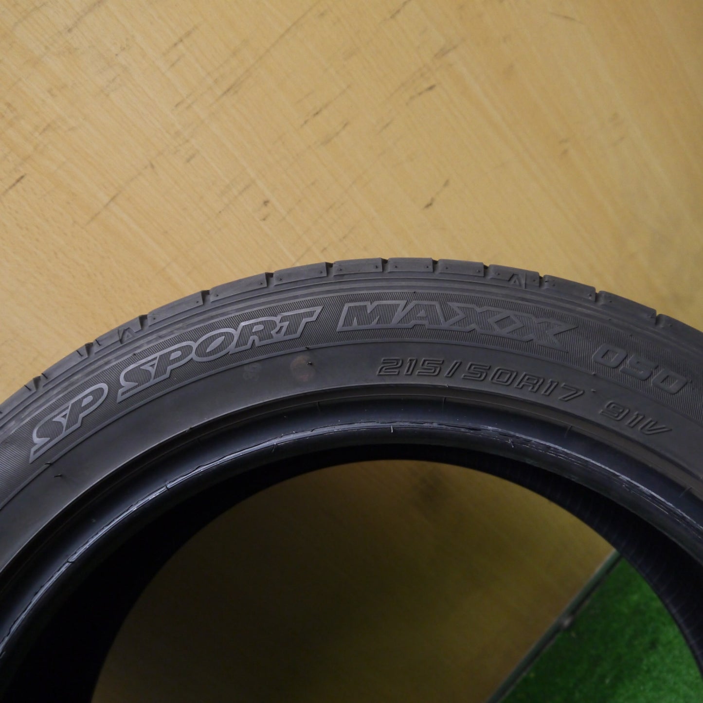 バリ溝！8.5分！2本★215/50R17 ダンロップ SPスポーツマックス 050 タイヤ 17インチ レヴォーグ プリウスα ウィッシュ 等★5060913Hノタ