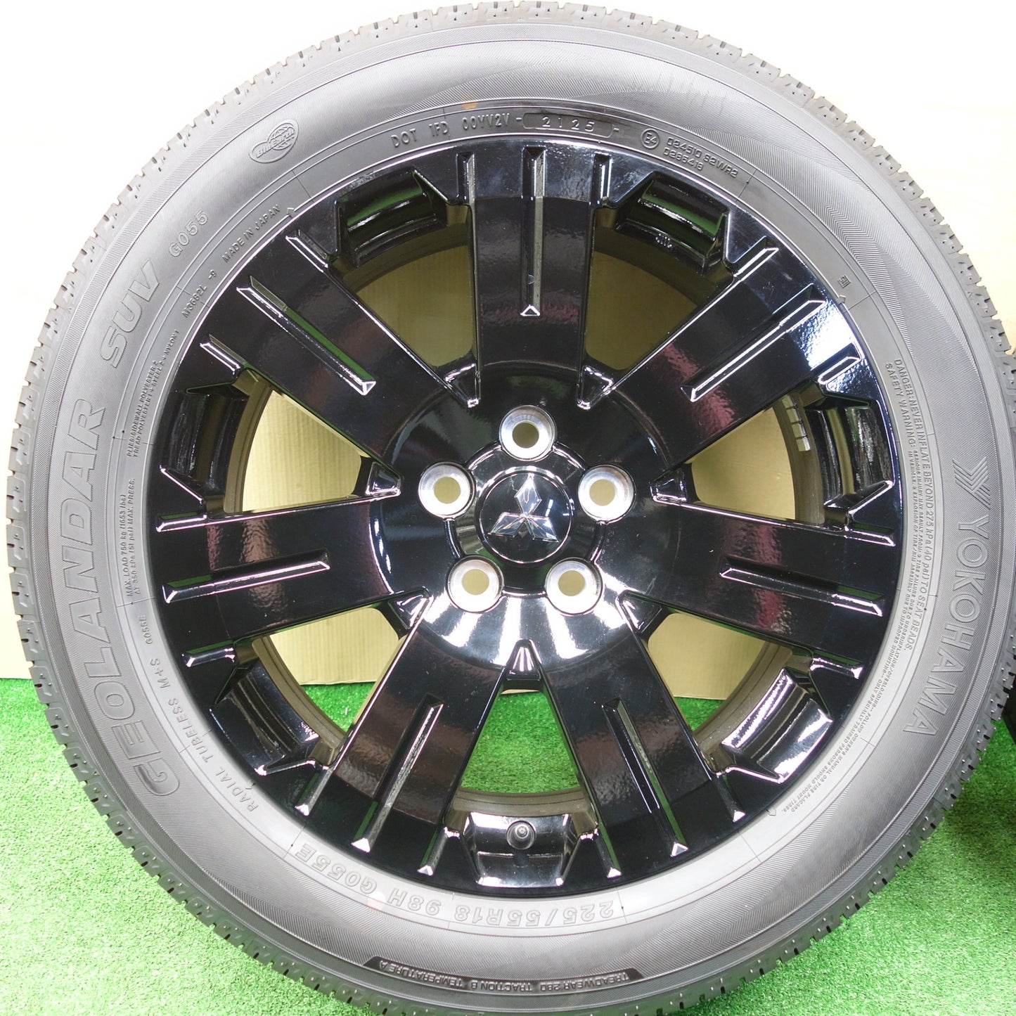 新車外し！25年★三菱 デリカ D:5 シャモニー 純正 225/55R18 ヨコハマ ジオランダー SUV G055 G055E 18インチ D5 PCD114.3/5H★5121103KTノ