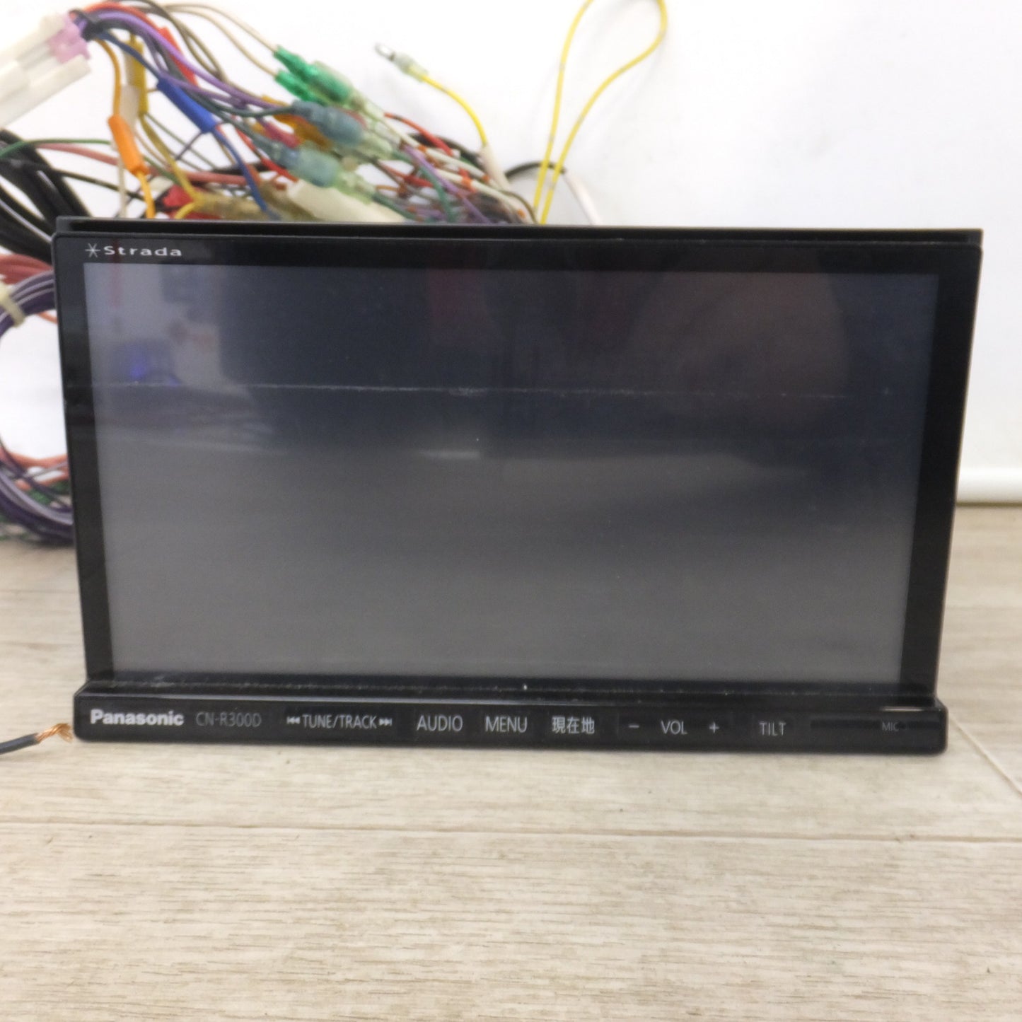 [送料無料] ★パナソニック Panasonic SDカーナビステーション Rシリーズ Strada CN-R300D[20]★
