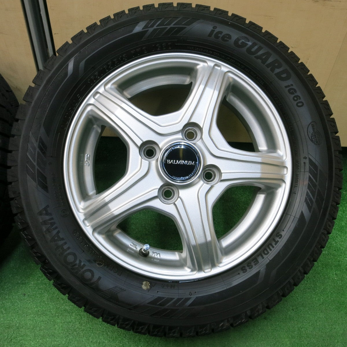 *送料無料* バリ溝！22年！キレイ！8.5分★スタッドレス 165/65R13 ヨコハマ アイスガード iG60 BALMINUM バルミナ PCD100/4H★4032605イス