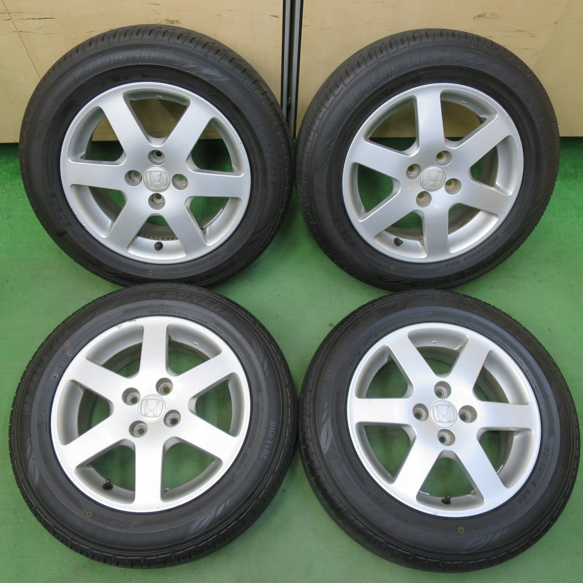 バリ溝！24年！ほぼ10分★ホンダ フィット 純正 185/65R15 ダンロップ EC202 15インチ PCD100/4H★5051715イノ