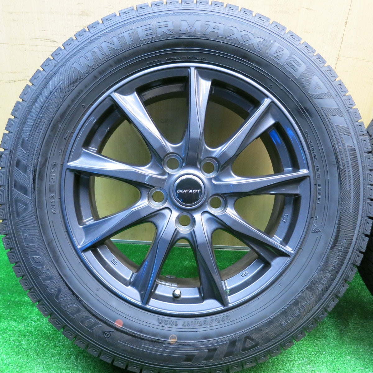 バリ溝！23年！キレイ！9.5分以上★40 アルファード ヴェルファイア 等 225/65R17 スタッドレス ダンロップ ウインターマックス 03 DUFACT デュファクト 17インチ PCD120/5H★5102302HAス