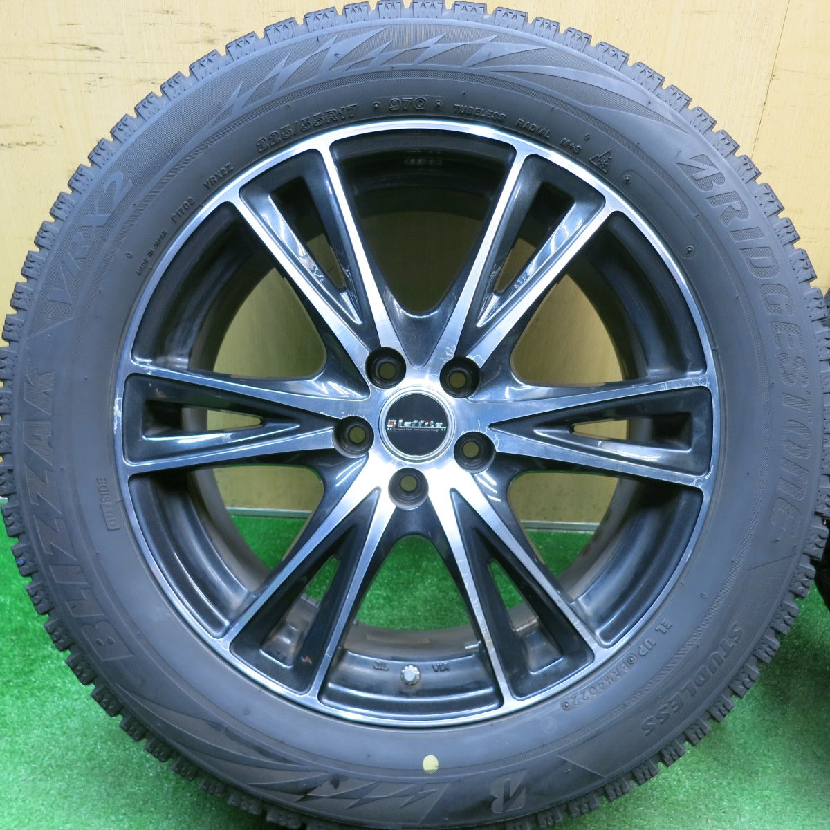 バリ溝！22年！9分★フォレスター XV 等 225/55R17 スタッドレス ブリヂストン ブリザック VRX2 Laffite ラフィット 17インチ PCD100/5H★6011101HAス