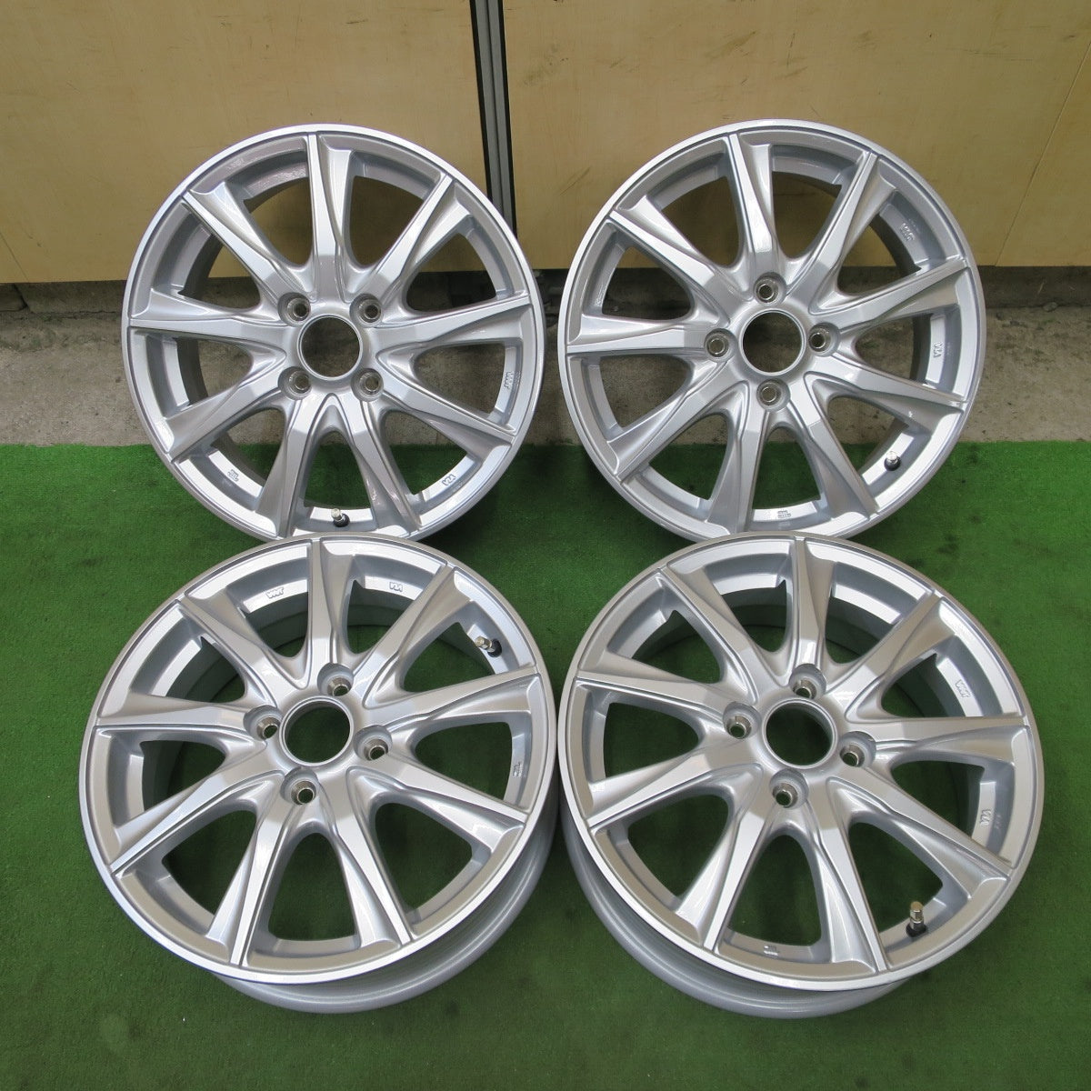 未使用！キャップ付き★DUFACT デュファクト 15インチ 社外 アルミ ホイール 15×5.5J PCD100/4H★6052902NGホ