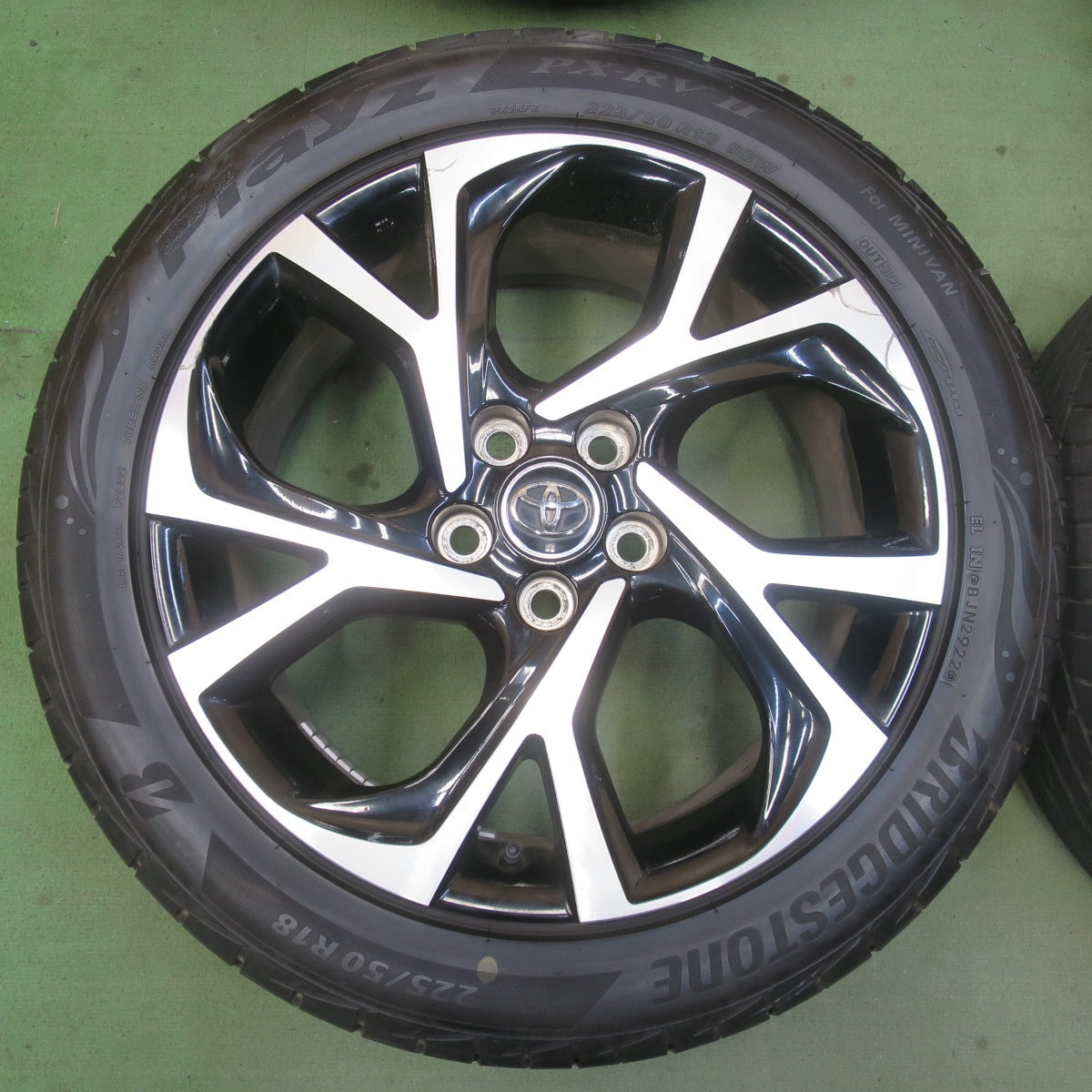 バリ溝！22年！9.5分★トヨタ CH-R 純正 225/50R18 ブリヂストン ポテンザ RE050A プレイズ PX-RV2 18インチ CHR PCD114.3/5H★6051404イノ