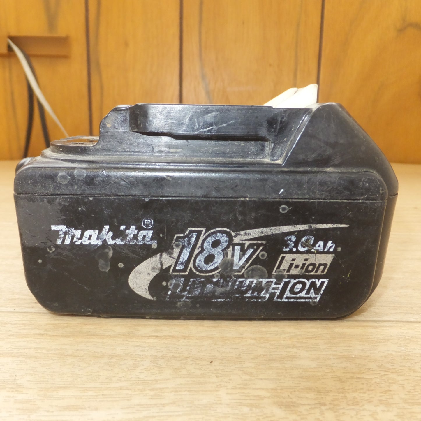 [送料無料] ジャンク★マキタ makita Li-ion 20 バッテリ BL1830　DC18V 3.0Ah 54Wh★