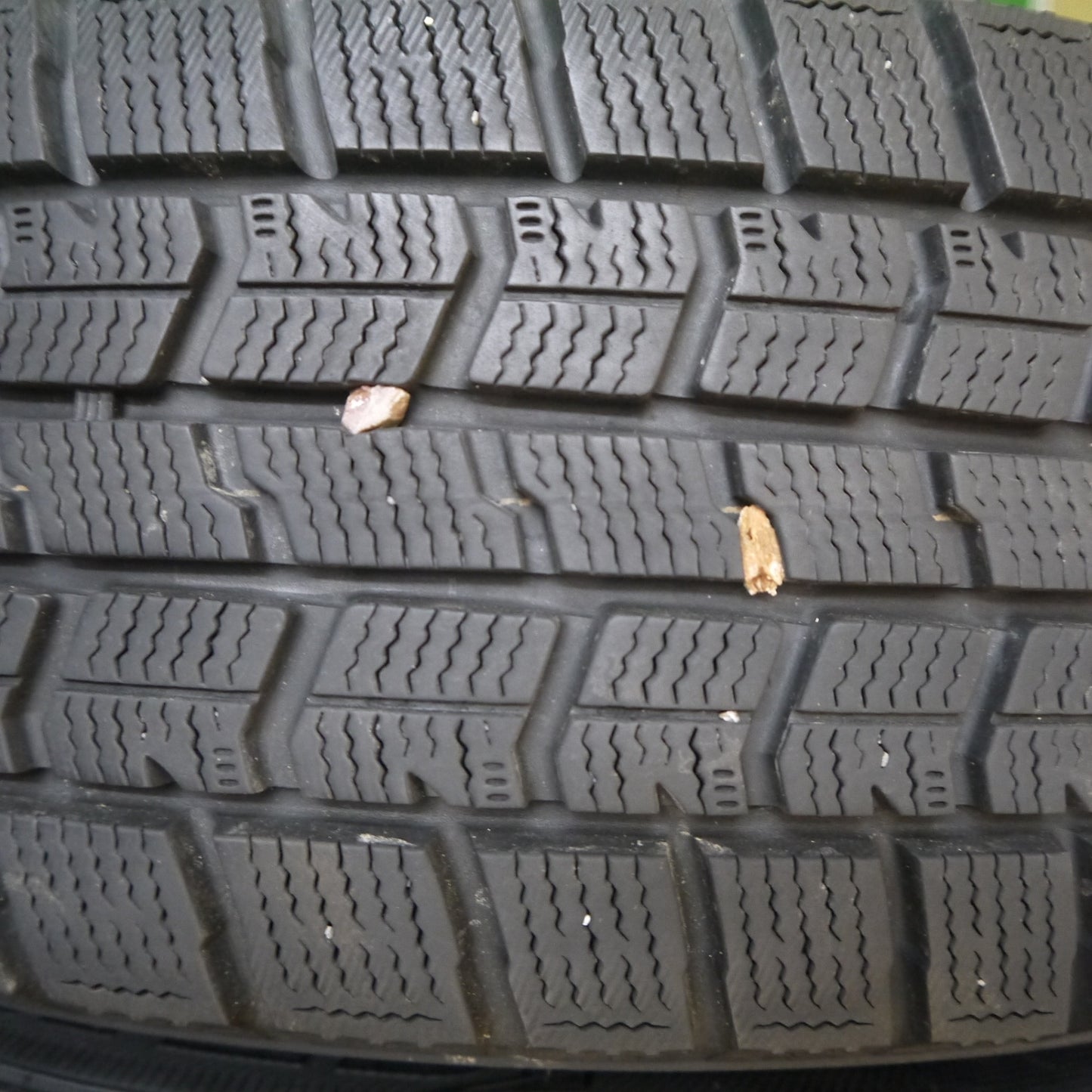 バリ溝！21年！キレイ！9.5分★スタッドレス 195/65R16 グッドイヤー アイスナビ7 D.O.S. DOS 16インチ PCD100/4H★5111802Hス