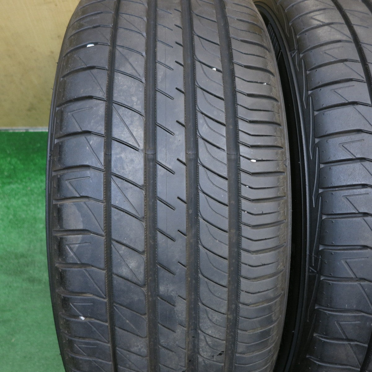 バリ溝！24年！キレイ！9.5分◎日産 ジューク 純正 215/55R17 ダンロップ LE MANS V+ ルマン5+ 17インチ PCD114.3/5H◎6083104KKノ