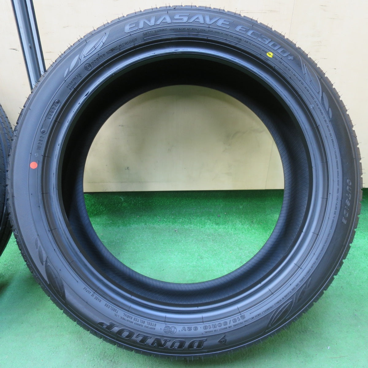 [送料無料] 新車外し！24年★215/50R18 ダンロップ エナセーブ EC300+ タイヤ 18インチ ヤリスクロス CX-3 等★5030614イノタ