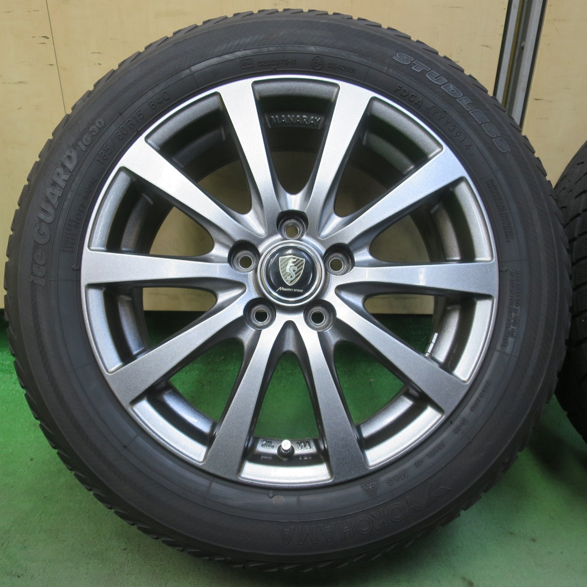 キレイ◎シエンタ 等 185/60R15 スタッドレス ヨコハマ アイスガード iG30 MANARAY SPORT マナレイ スポーツ 15インチ PCD100/5H◎6080509IMス