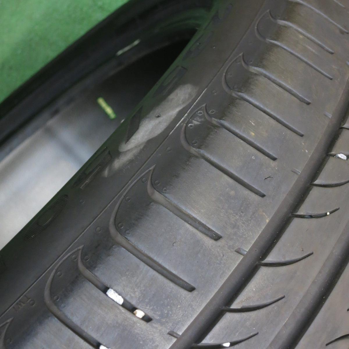 バリ溝！25年！8.5分！1本◎235/50R18 ピレリ POWERGY パワジー 18インチ タイヤ アルファード ヴェルファイア 等◎6092303KKノタ