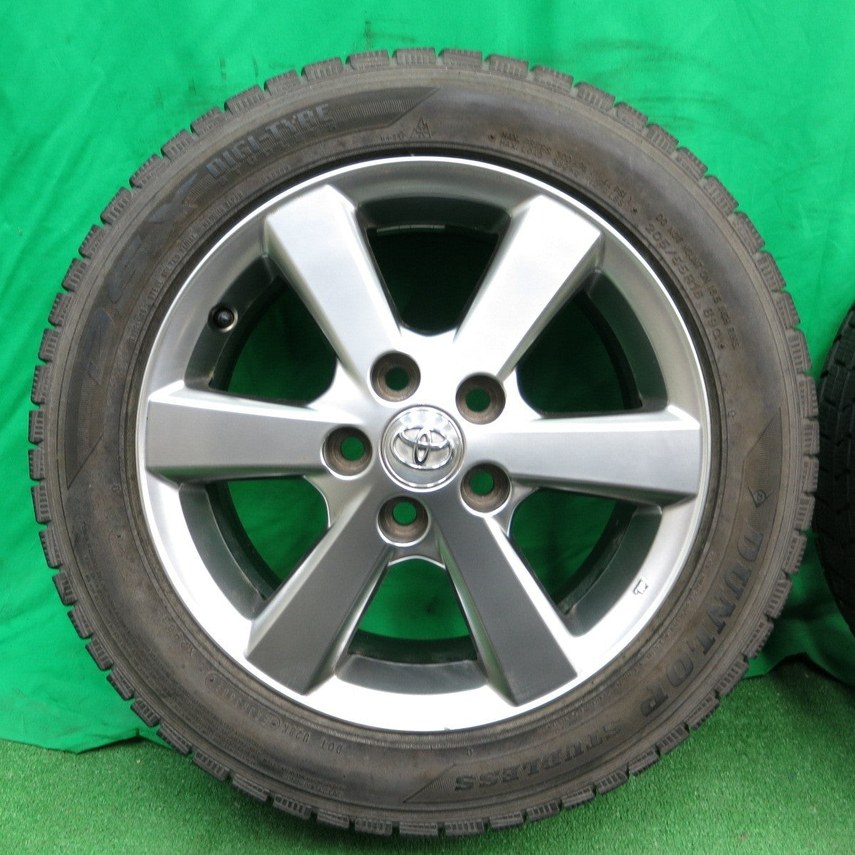 バリ溝！8.5分★トヨタ アイシス 純正 205/55R16 スタッドレス ダンロップ DSX 16インチ PCD114.3/5H★4042705ナス