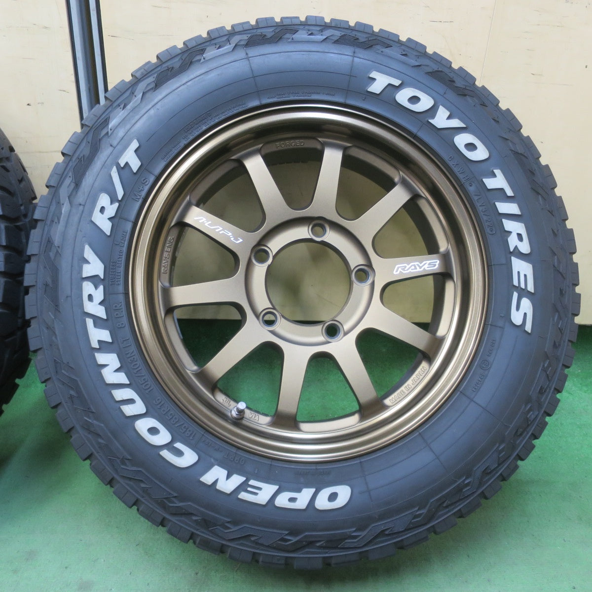 キレイ！22年★RAYS A・LAP-J 185/85R16 105/103N 8PR トーヨー オープンカントリー R/T ホワイトレター レイズ 16インチ PCD139.7/5H★6033017イノ