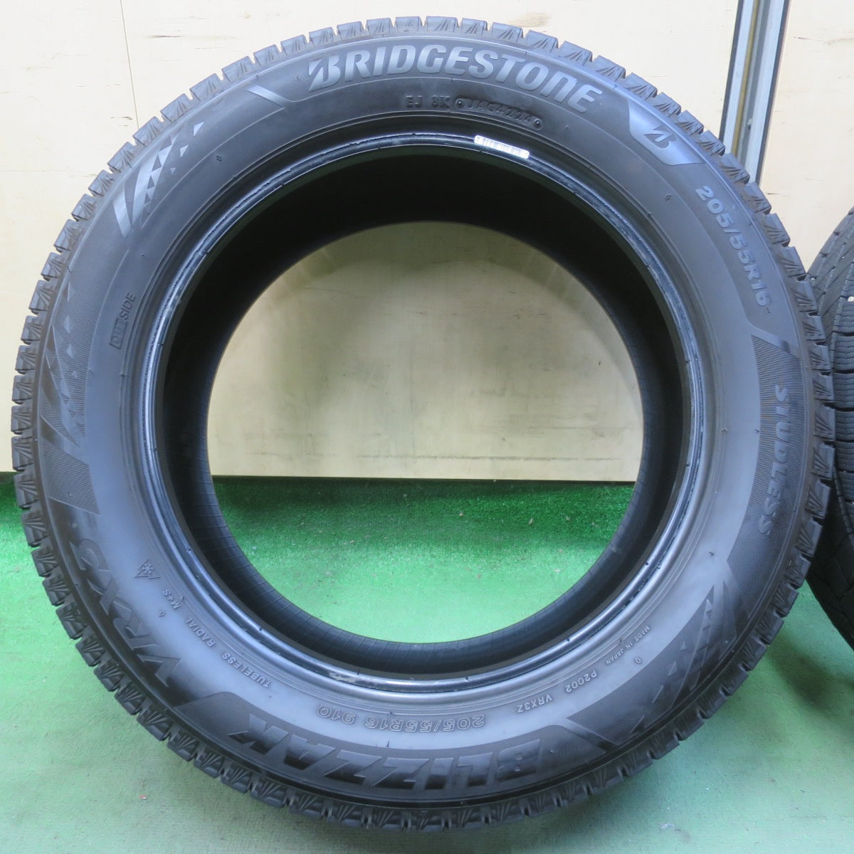 バリ溝！24年！9.5分◎スタッドレス 205/55R16 ブリヂストン ブリザック VRX3 タイヤ 16インチ ノア ヴォクシー 86 プリウス BRZ ステップワゴン レガシィ 等◎6083117イスタ