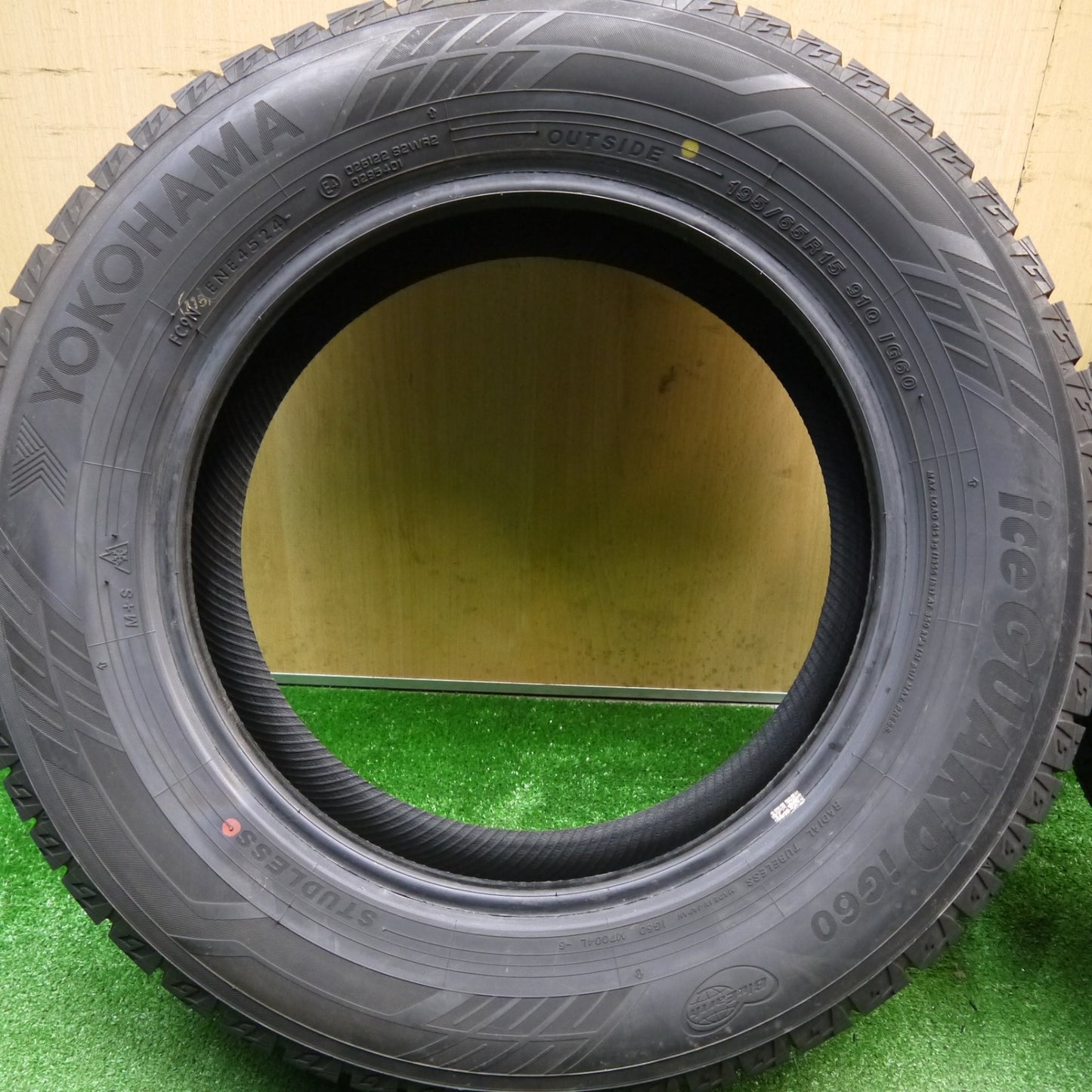 バリ溝！24年！ほぼ10分★スタッドレス 195/65R15 ヨコハマ アイスガード iG60 タイヤ 15インチ プリウス セレナ ノア ヴォクシー カローラ 等★5120906Hスタ