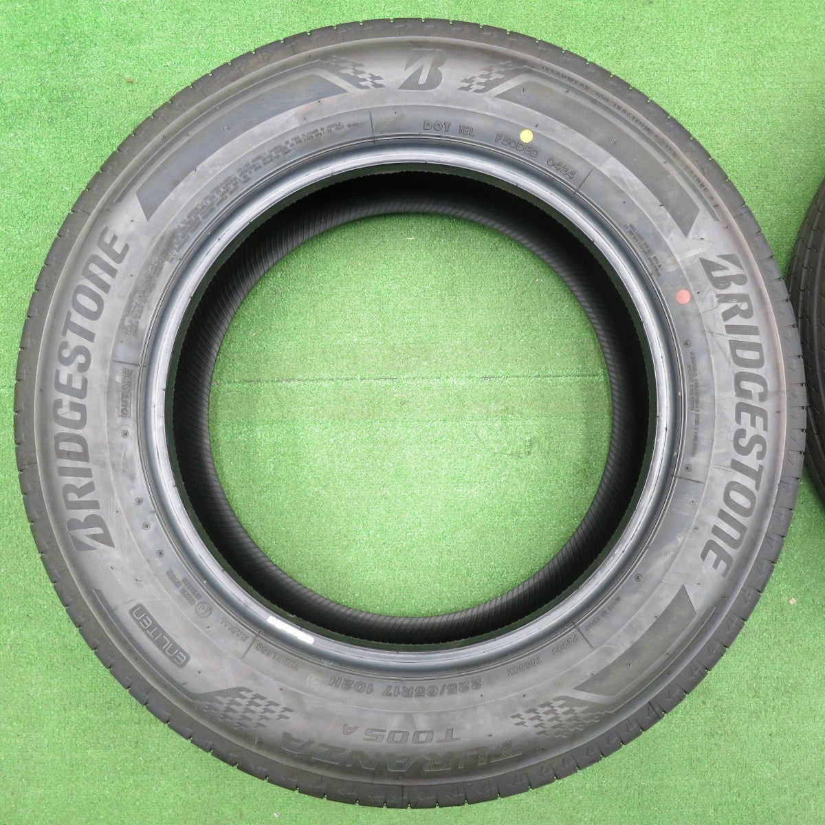 [送料無料] 新車外し！24年★225/65R17 ブリヂストン トランザ T005A タイヤ 17インチ アルファード ヴェルファイア 等★4122903NJノタ