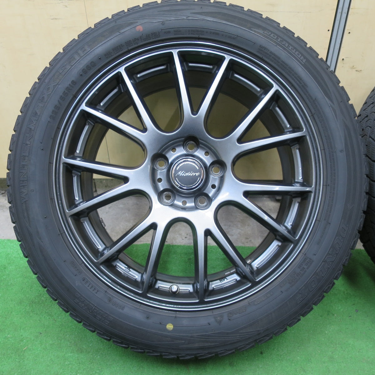 バリ溝！キレイ！9.5分★スタッドレス 225/55R18 ダンロップ ウインターマックス SJ8 Mistiere ミスティーレ 18インチ PCD114.3/5H★5061301TTス