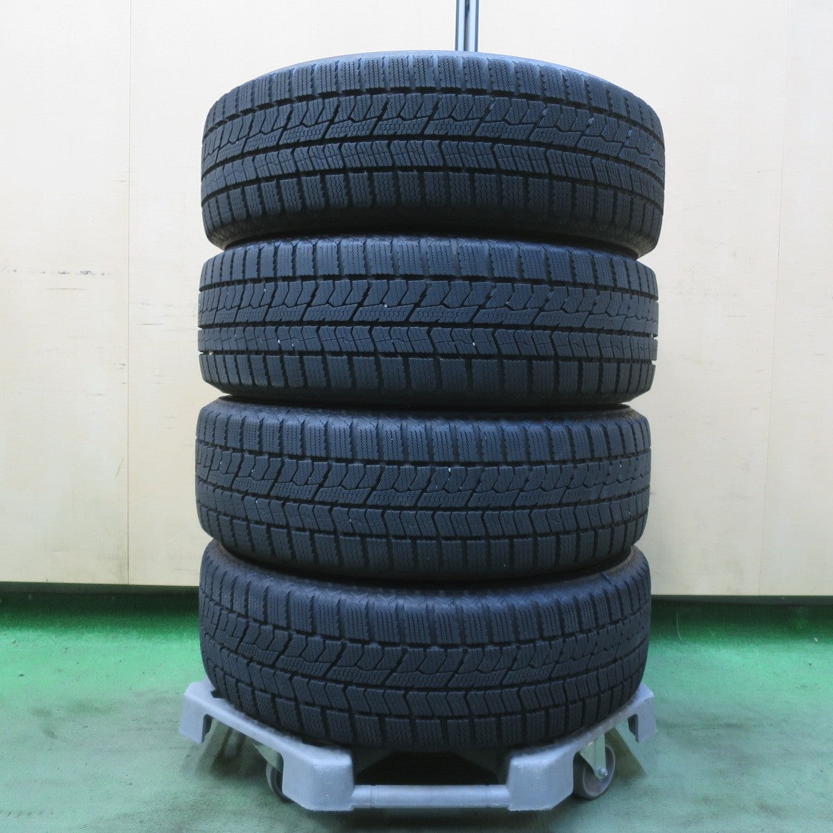 バリ溝！24年！キレイ！9分★スタッドレス 185/65R15 トーヨー オブザーブ GIZ2 Devotion AME 15インチ PCD100/4H★6051903イス