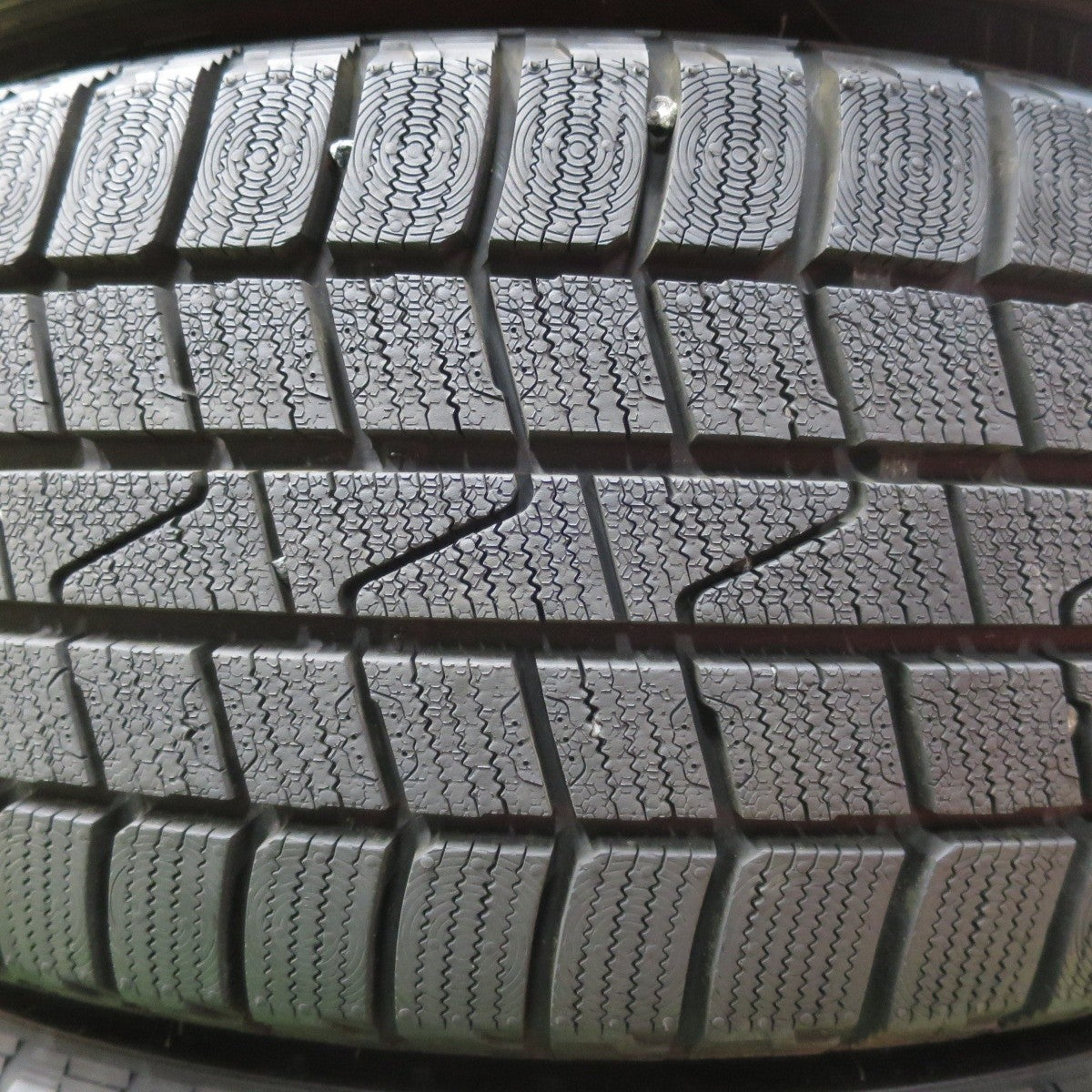 バリ溝！22年！キレイ！9.5分以上★スタッドレス 215/55R17 ラウフェン I FIT IZ SCHNEIDER シュナイダー 17インチ PCD114.3/5H★5011605イス