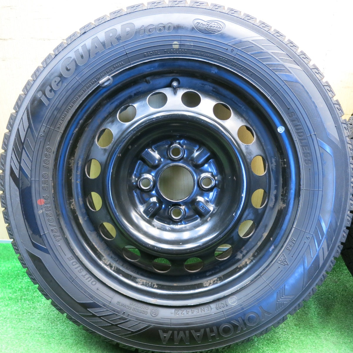 バリ溝！22年！9.5分以上★スタッドレス 175/65R14 ヨコハマ アイスガード iG60 スチール ホイール 14インチ PCD100/4H★6051704HAス