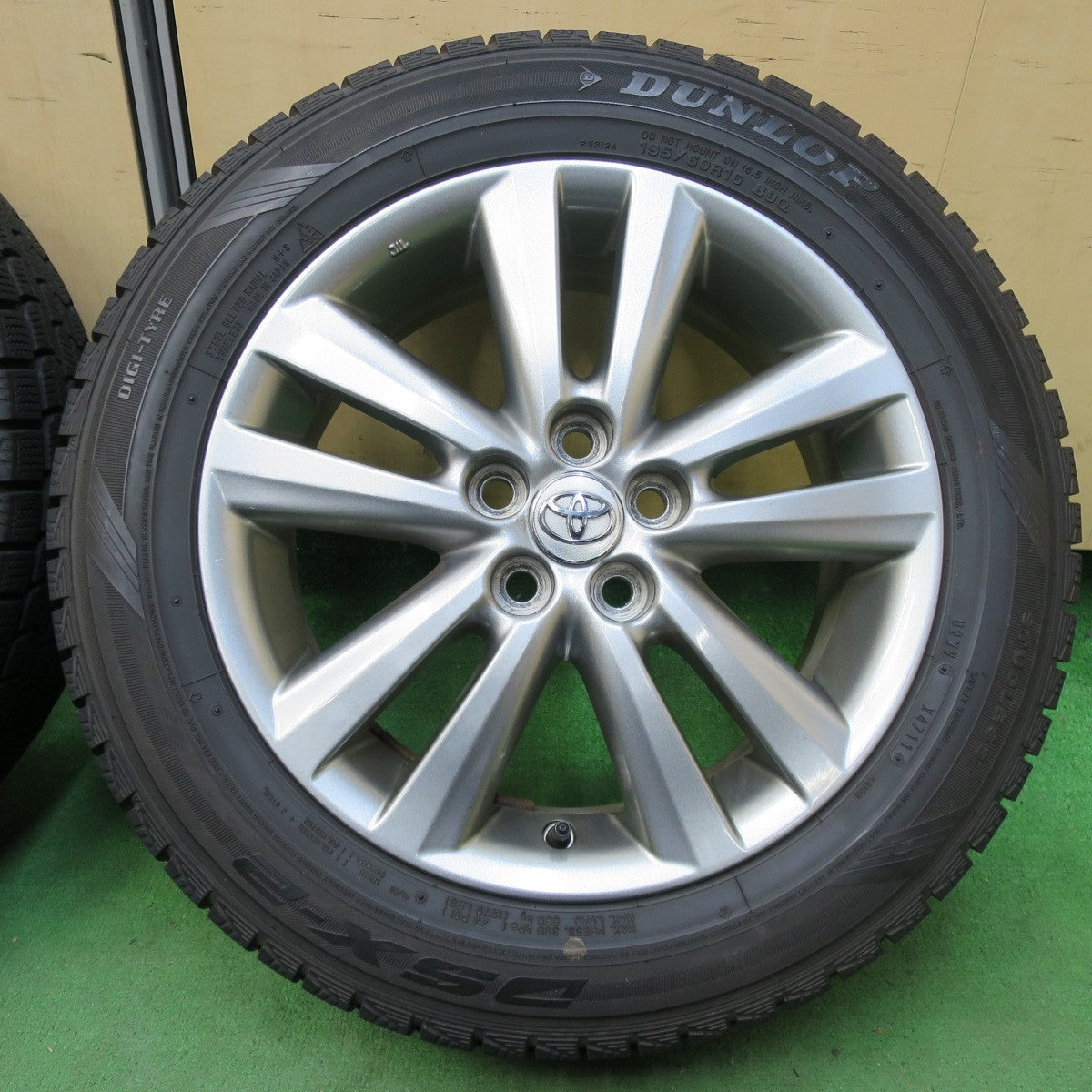 [送料無料] バリ溝！9分★トヨタ 20系 ウィッシュ 純正 195/60R16 スタッドレス ダンロップ DSX-2 16インチ PCD100/5H★5010803イス