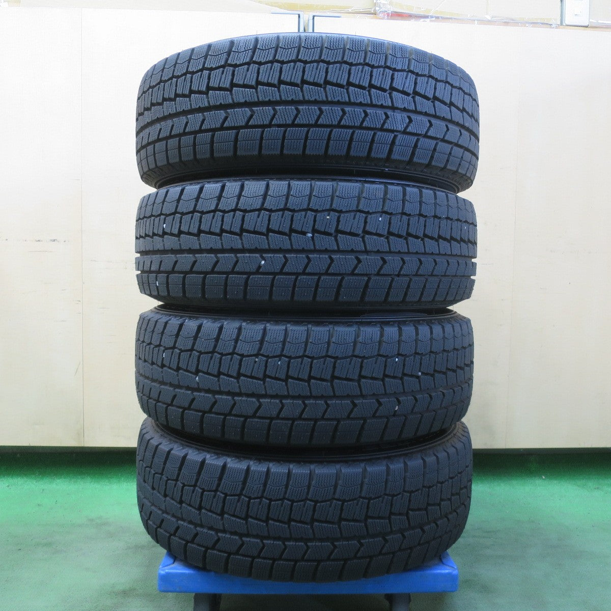バリ溝！25年！キレイ！ほぼ10分★プリウス 等 195/65R15 スタッドレス ダンロップ ウインターマックス WM02 evance HA1 エヴァンス 15インチ PCD100/5H★6050808イス