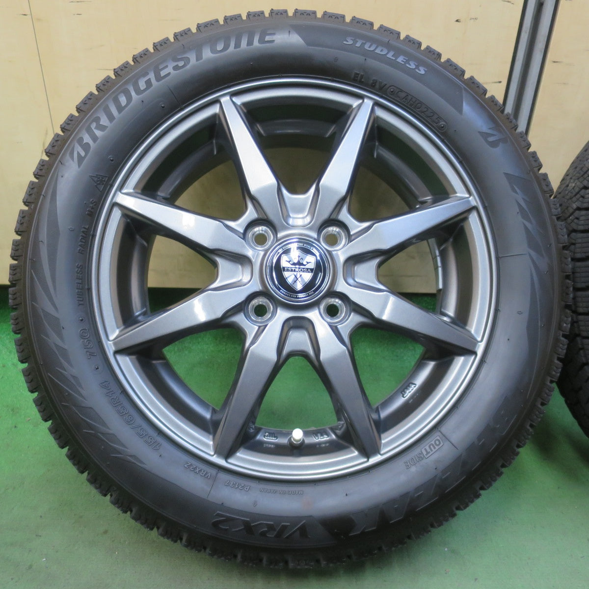 バリ溝！25年！キレイ！9.5分★スタッドレス 155/65R14 ブリヂストン ブリザック VRX2 ESTROSA EST-8S エステローザ 14インチ PCD100/4H★6053011イス