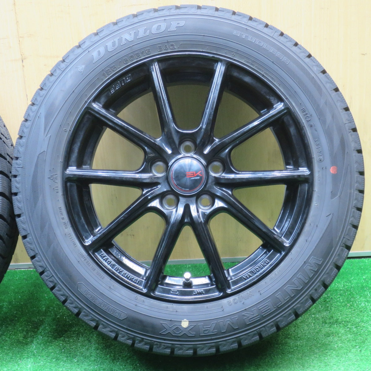 バリ溝！24年！ほぼ10分★シエンタ 等 185/60R15 スタッドレス ダンロップ ウインターマックス WM02 SEIN-EK AME ザイン 15インチ PCD100/5H★5102806NJス