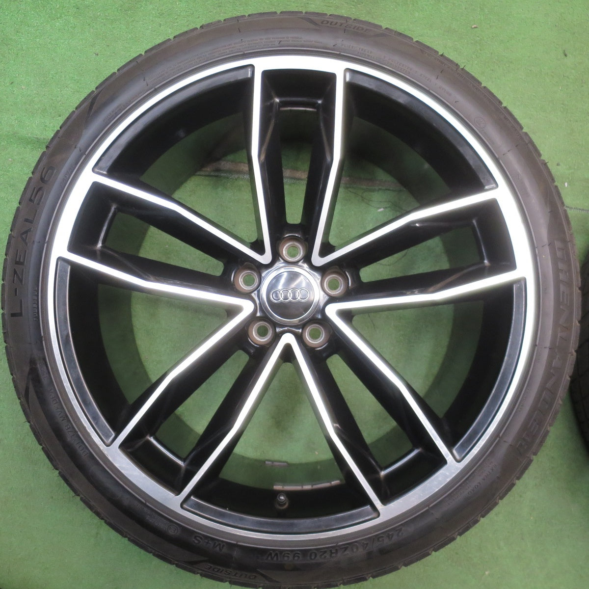 バリ溝！23年！9.5分★アウディ 等 245/40R20 グリンランダー L-ZEAL56 社外 アルミ 20インチ PCD112/5H★6052205NJノ