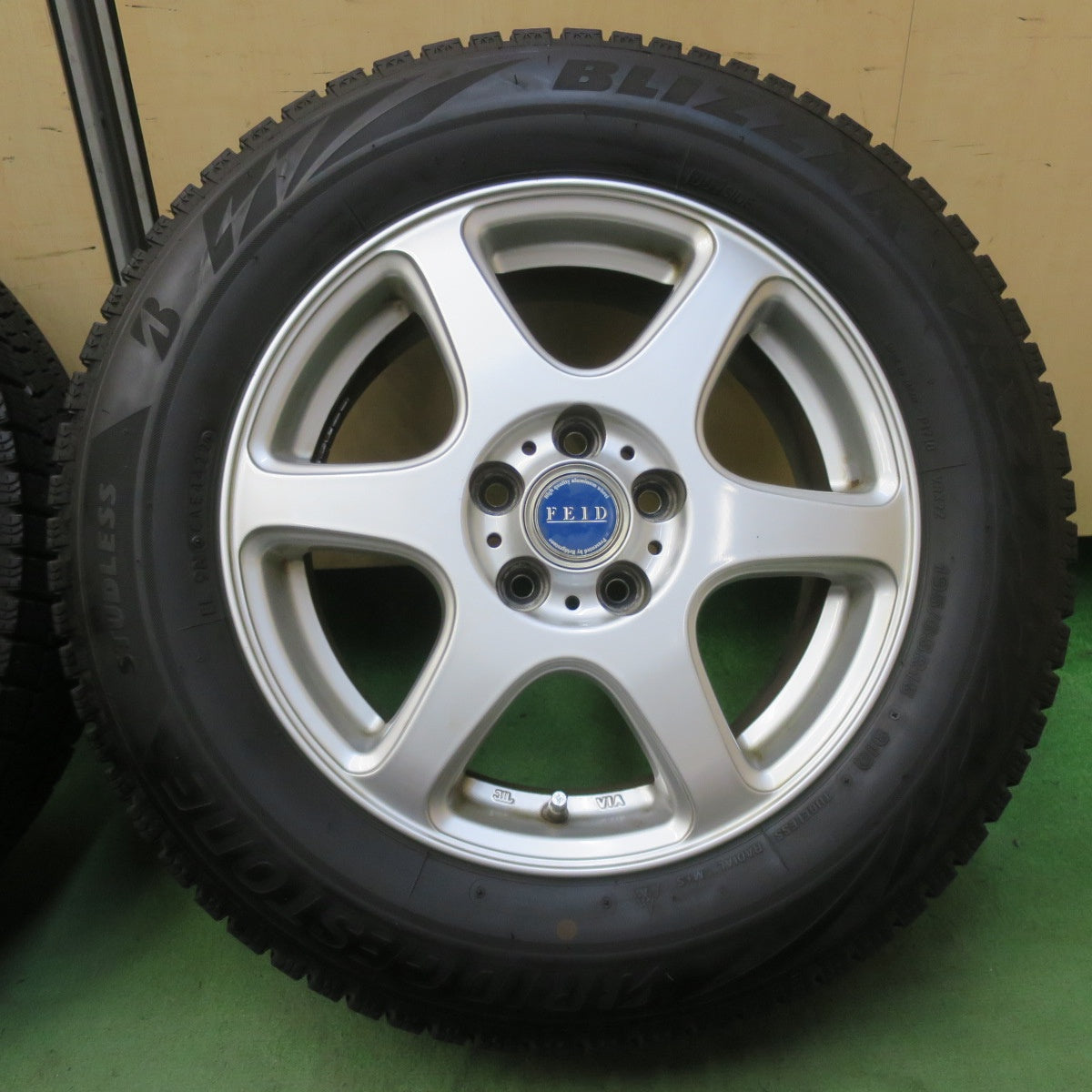 バリ溝！22年！9分★プリウス 等 195/65R15 スタッドレス ブリヂストン ブリザック VRX2 FEID フェイド 15インチ PCD100/5H★6051006イス