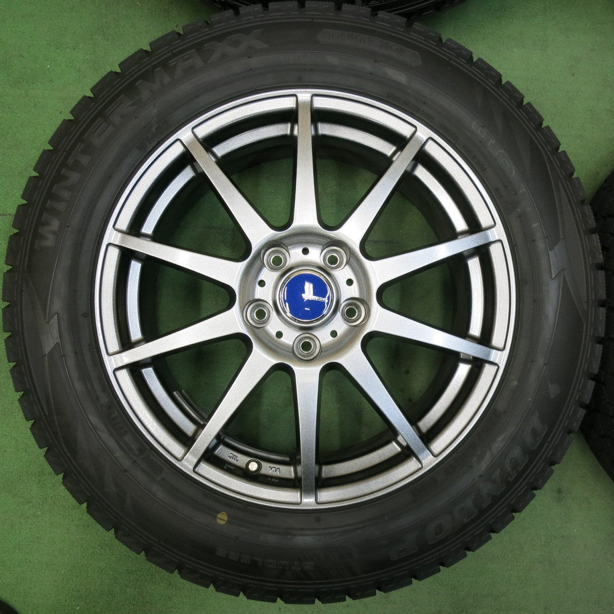 [送料無料] 超バリ溝！22年！キレイ！ほぼ10分★スタッドレス 225/60R17 ダンロップ ウインターマックス WM02 WINNERS ウィナーズ 17インチ PCD114.3/5H★5022608SYス