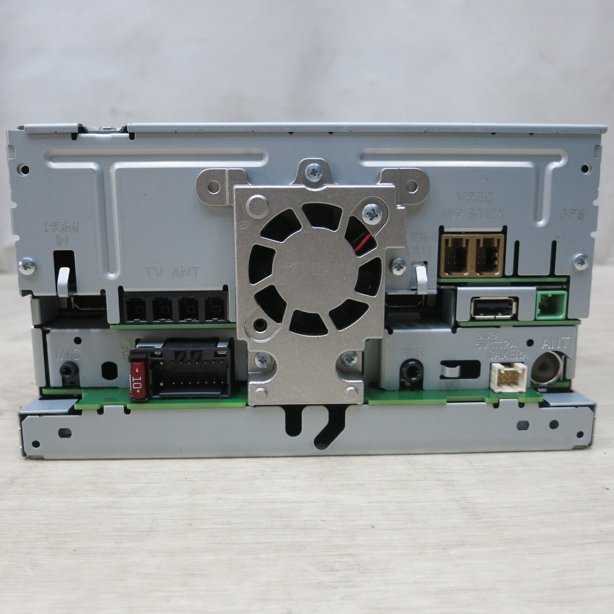 送料無料] 未使用◇パイオニア カロッツェリア AVIC-RW821-D 7V型 楽