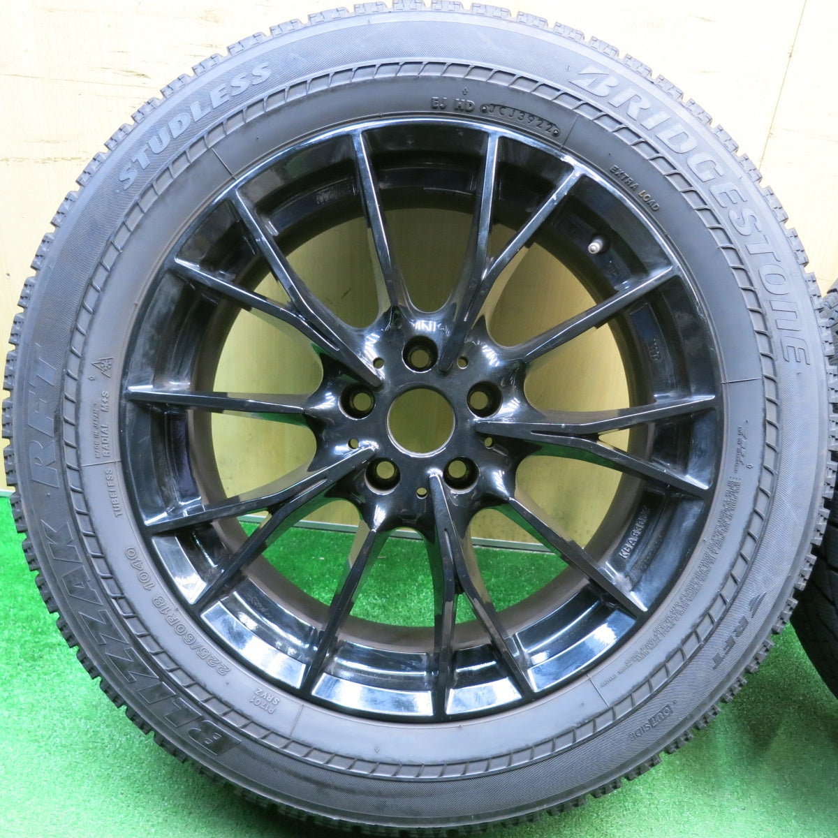4本価格！22年★BMW 等 MAK FABRIK 225/60R18 スタッドレス ブリヂストン ブリザック RFT ファブリック 18インチ PCD112/5H★6021508HAス