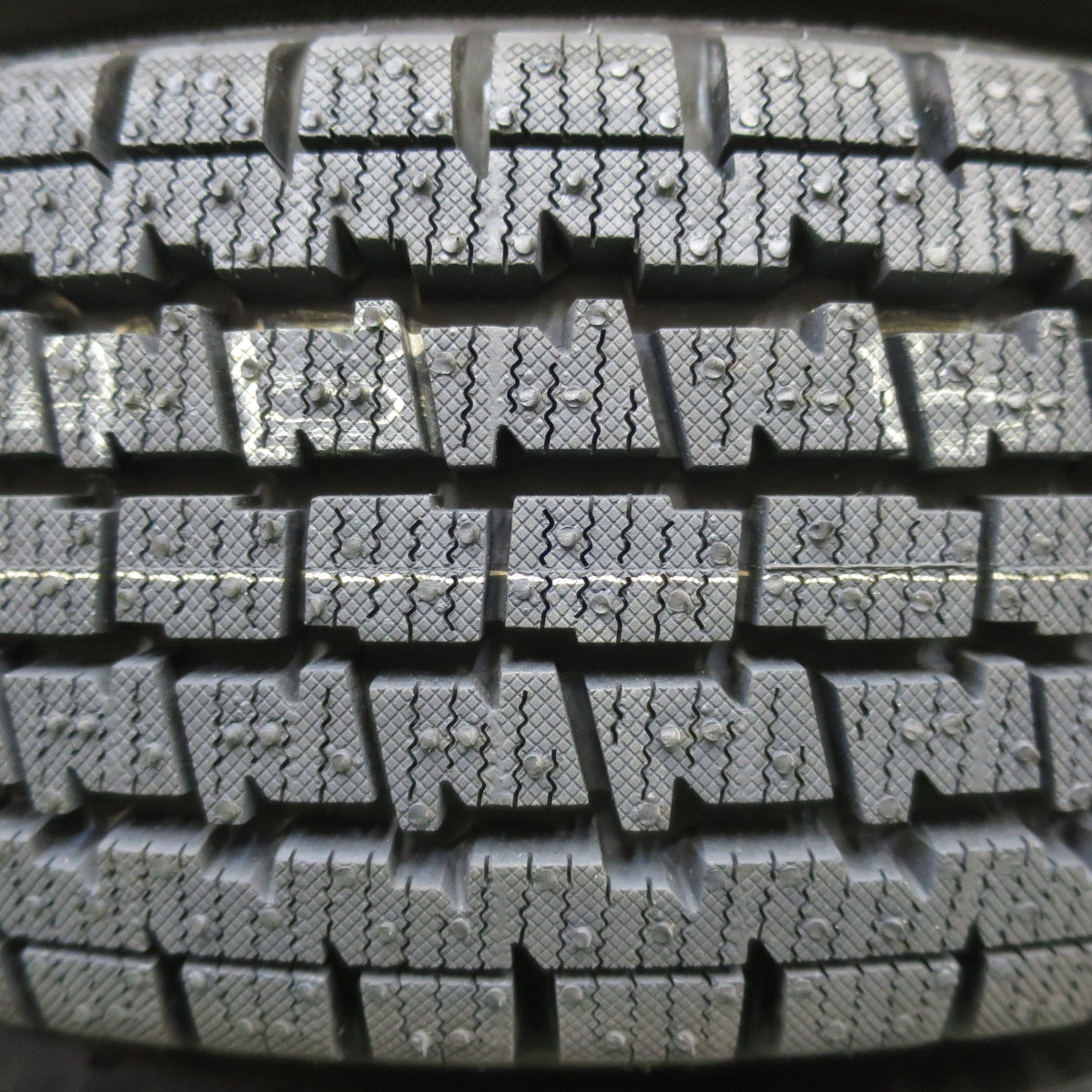 [送料無料] ほぼ未使用！22年★ダイハツ ハイゼット 純正 スチール 145/80R12 80/78N スタッドレス ブリヂストン W300 12インチ PCD100/4H★4100710イス