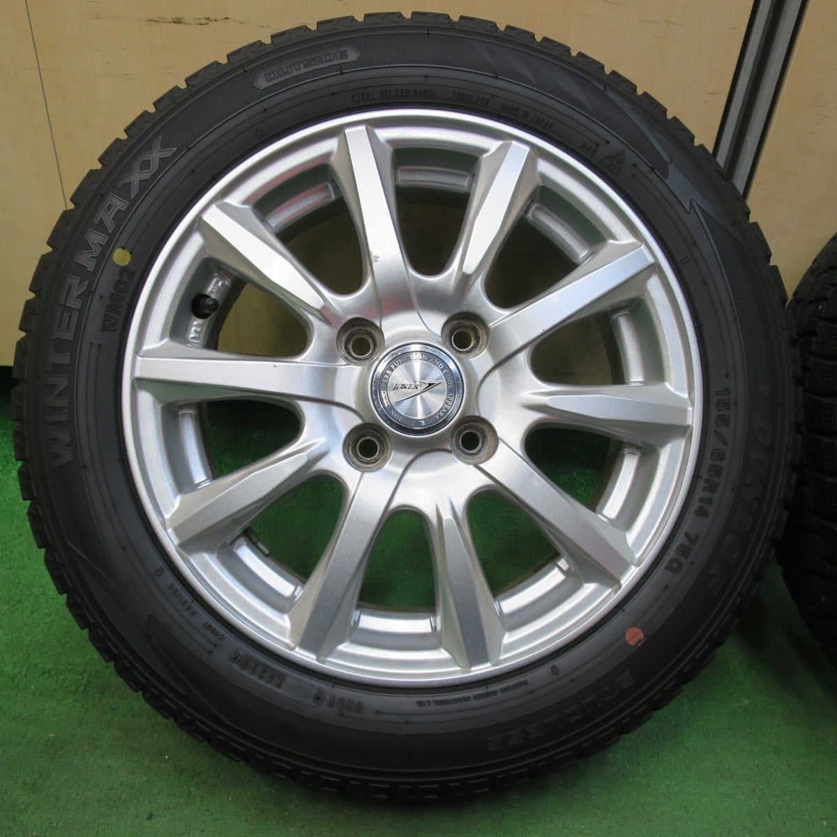 バリ溝！キレイ！9分★スタッドレス 155/65R14 ダンロップ ウインターマックス WM02 JOKER ジョーカー 14インチ PCD100/4H★5011603イス