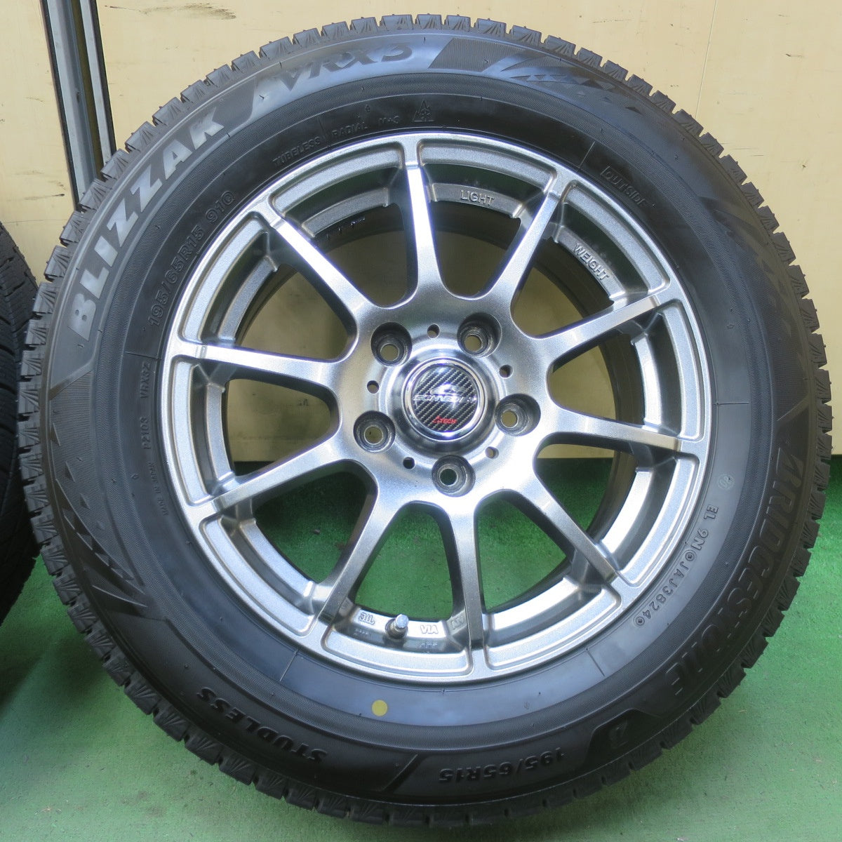 バリ溝！24年！ほぼ10分◎スタッドレス 195/65R15 ブリヂストン ブリザック VRX3 SCHNEIDER ATECH シュナイダー 15インチ PCD114.3/5H◎6092308イス