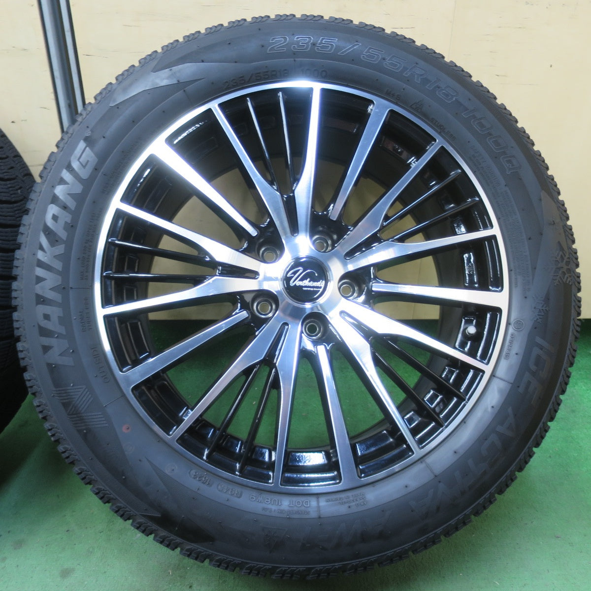 バリ溝！23年！キレイ！9分★スタッドレス 235/55R18 ナンカン アイスアクティバ AW-1 Verthandi ヴェルザンディ ヴェルサンディ 18インチ PCD114.3/5H★6022802イス