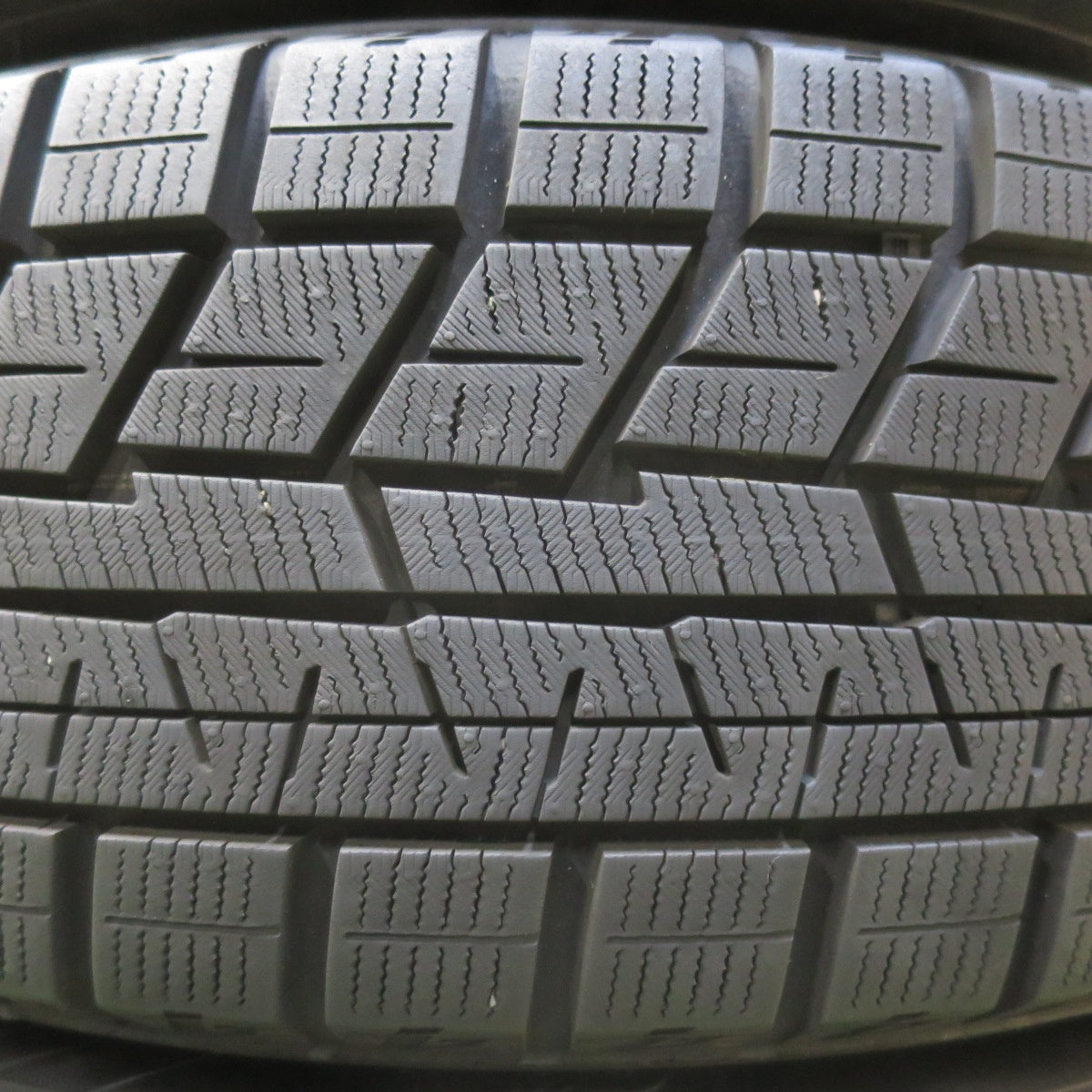 バリ溝！23年！キレイ！ほぼ10分★スタッドレス 205/60R16 ヨコハマ アイスガード iG60 SPORT ABELIA スポルト アベリア 16インチ PCD114.3/5H★5092001イス