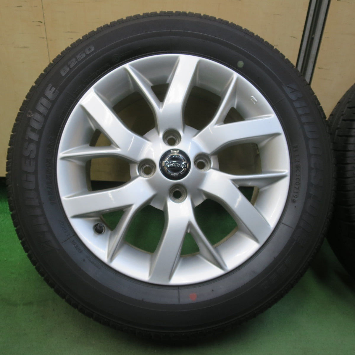 バリ溝！キレイ！9分★日産 E12 ノート e-power 純正 185/65R15 ブリヂストン B250 15インチ PCD100/4H★6042908イノ