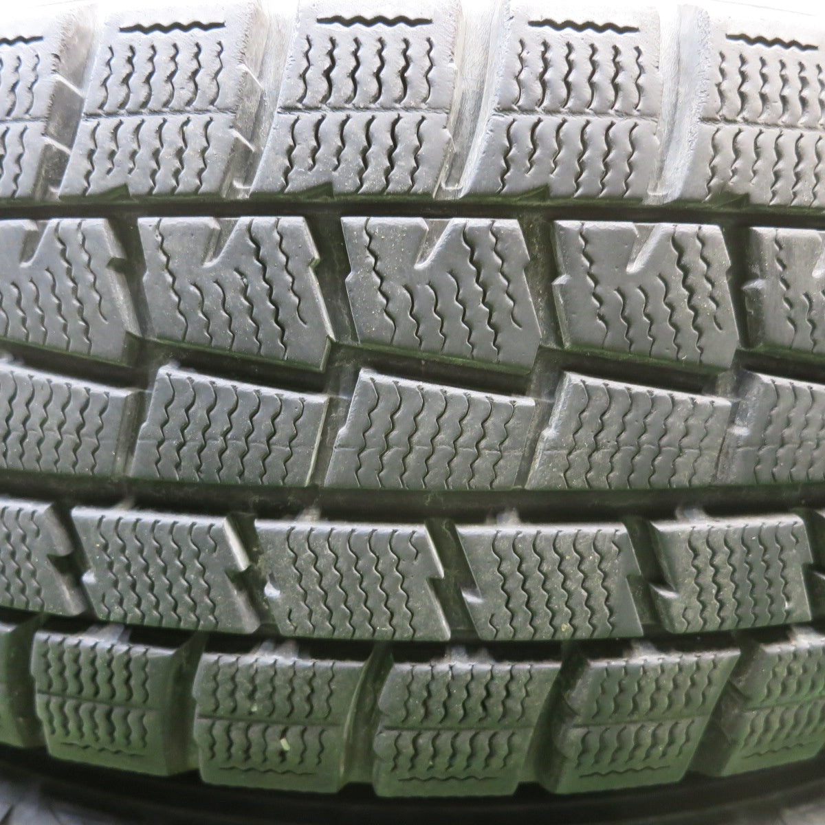 キレイ★スタッドレス 185/60R15 ダンロップ ウインターマックス WM01 AXEL アクセル 15インチ PCD100/4H★6010813HAス
