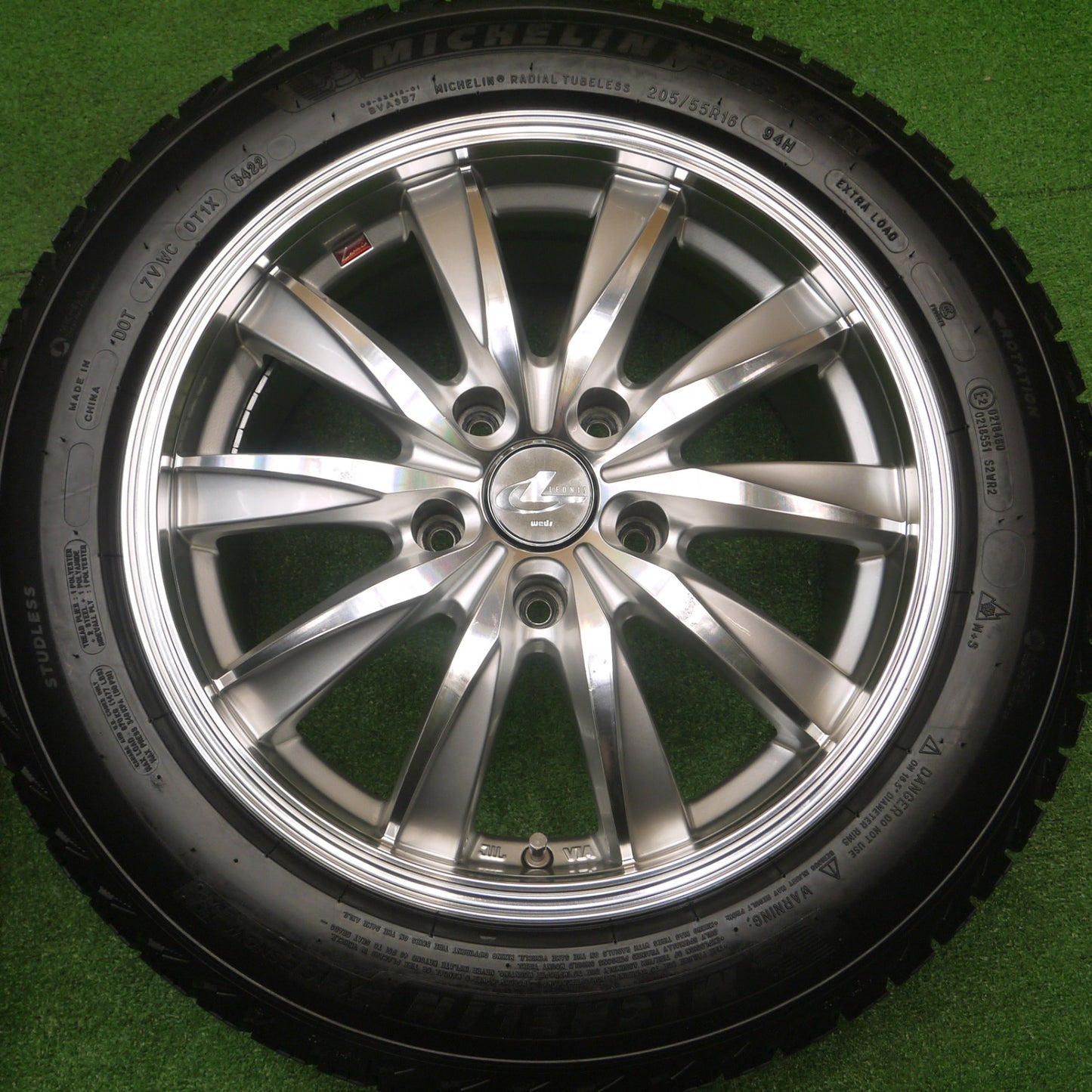 [送料無料] タイヤほぼ未使用！22年！キレイ★スタッドレス LEONIS CX 205/55R16 ミシュラン X-ICE SNOW レオニス PCD114.3/5H★4091702Hス
