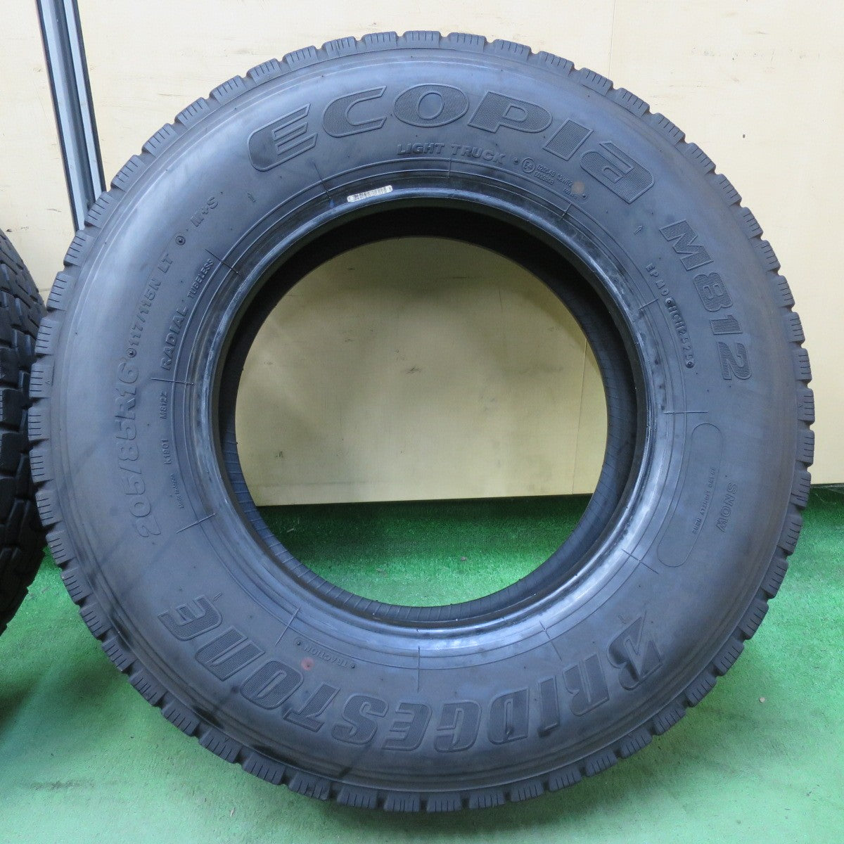バリ溝！25年！9.5分★トラック タイヤ 205/85R16 117/115N ブリヂストン エコピア M812 ミックス オールシーズン 16インチ★5101002イスタ