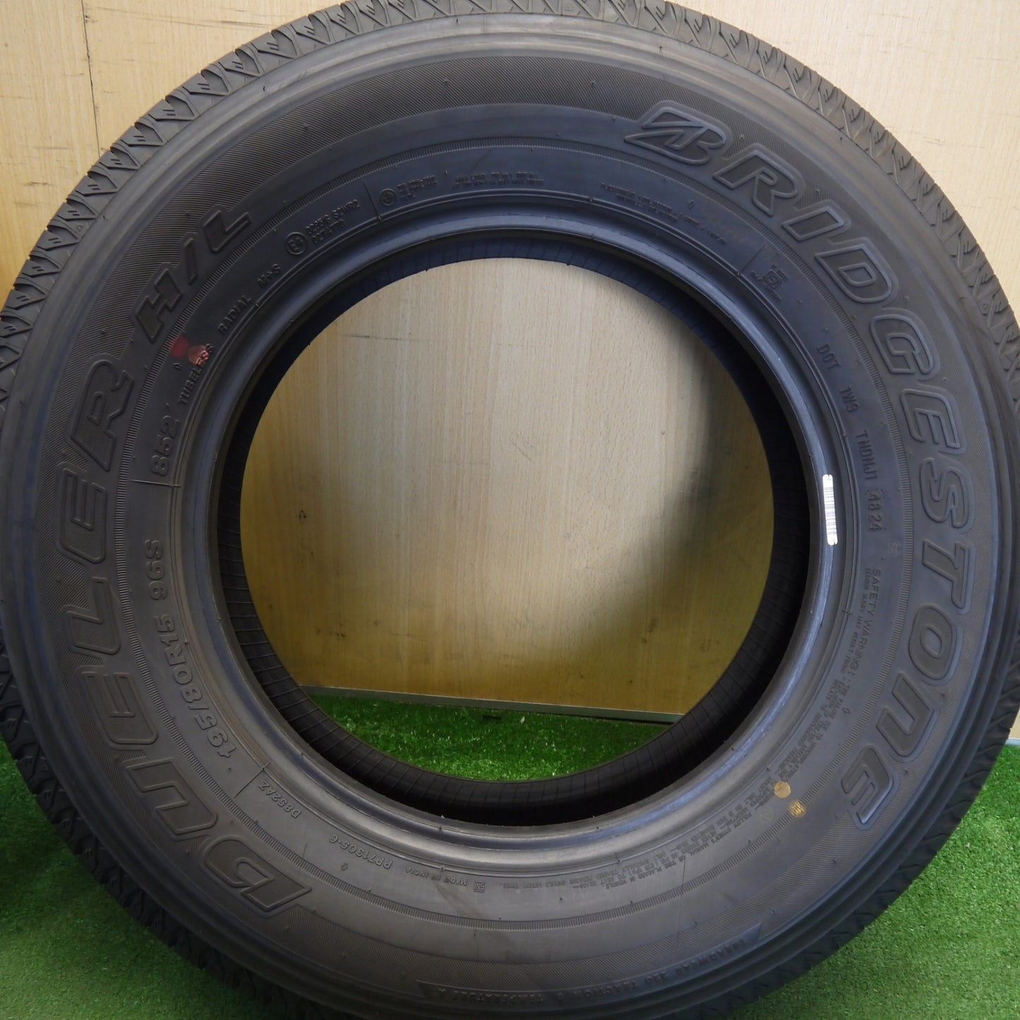 新車外し！24年★195/80R15 ブリヂストン デューラー H/L 852 DUELER タイヤ 15インチ ジムニー シエラ ジムニー ノマド 等★6052204Hノタ