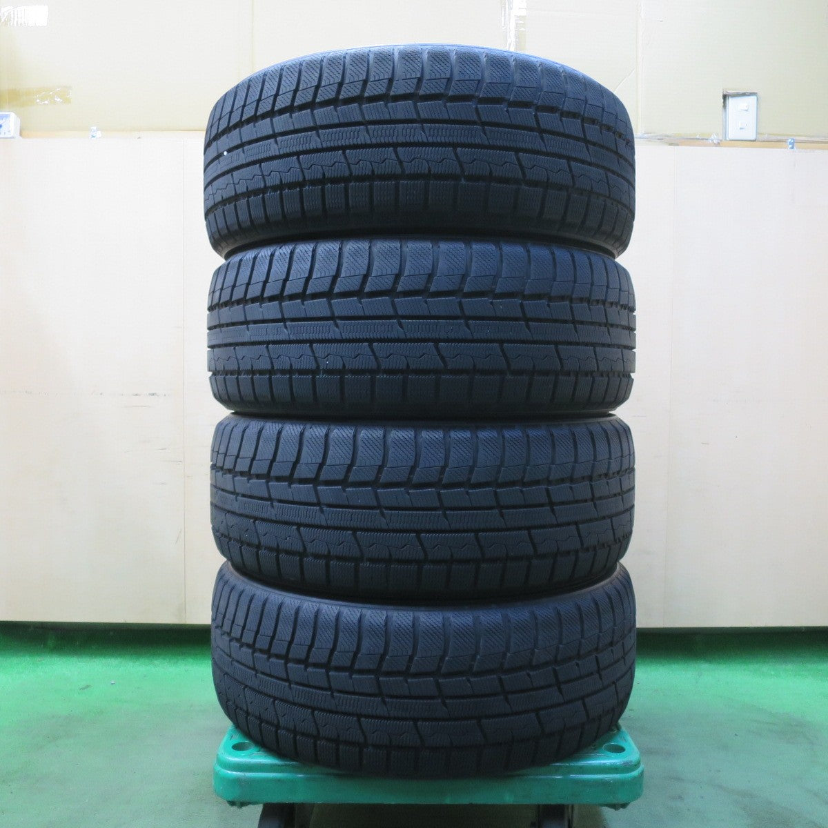 バリ溝！23年！9.5分★スタッドレス 225/50R18 トーヨー ウインター トランパス TX タイヤ 18インチ カローラクロス C-HR 等★5102510イスタ
