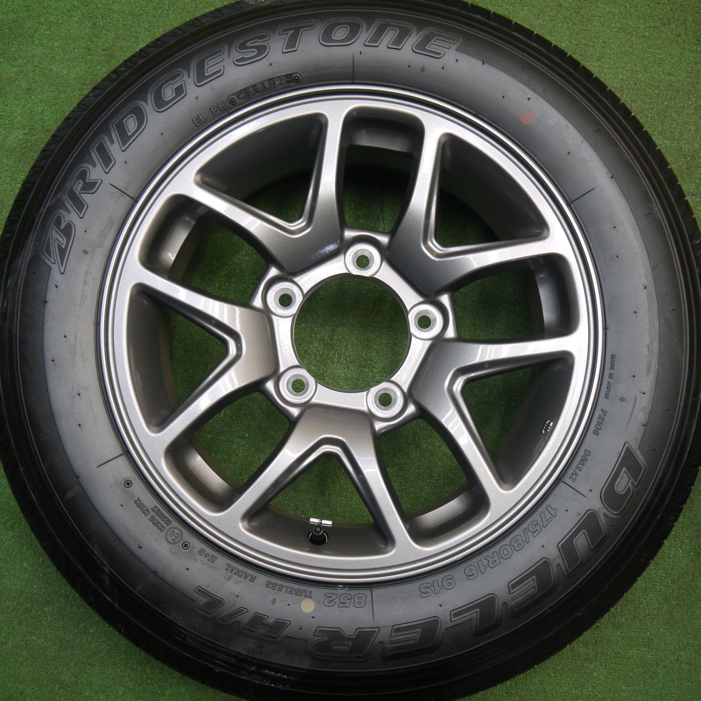 新車外し！25年★スズキ JB64 ジムニー 純正 ENKEI 175/80R16 ブリヂストン デューラー H/L 852 エンケイ 16インチ PCD139.7/5H★6020911Hノ