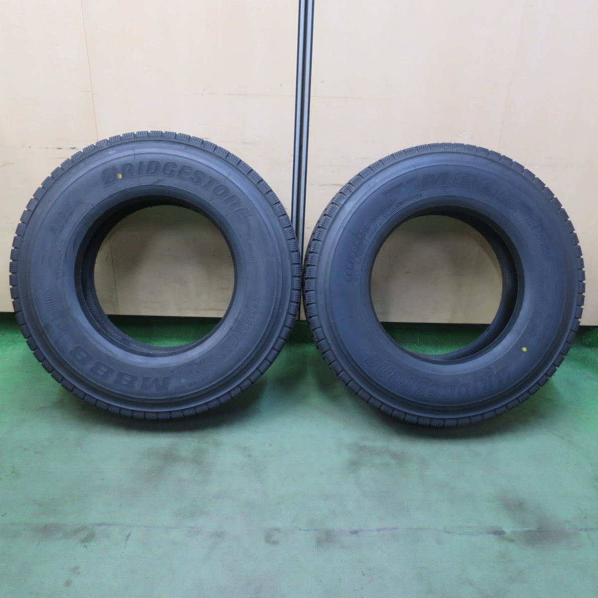 未使用！24年！2本★トラック タイヤ 225/80R17.5 123/122L ブリヂストン M888 ミックス オールシーズン 17.5インチ★6060101イスタ